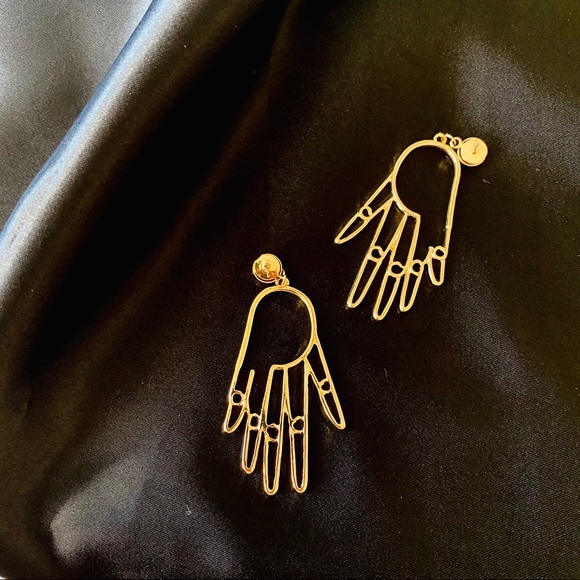 Myth X Dream Jewelry - Boutique hand shape earring Boho Minimalist